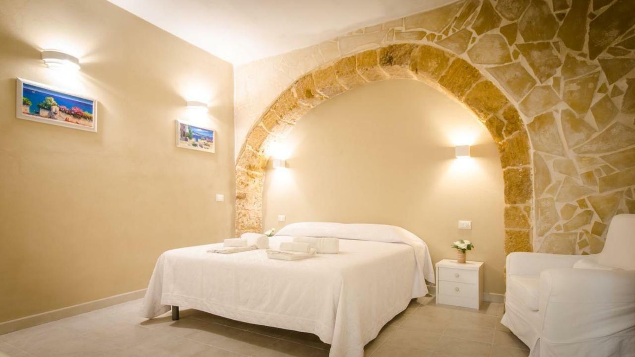 シラクーサCasa "Il Castello"アパートメント エクステリア 写真