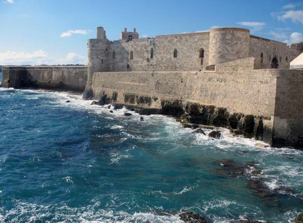 シラクーサCasa "Il Castello"アパートメント エクステリア 写真