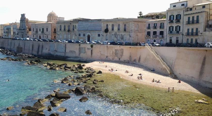 シラクーサCasa "Il Castello"アパートメント エクステリア 写真